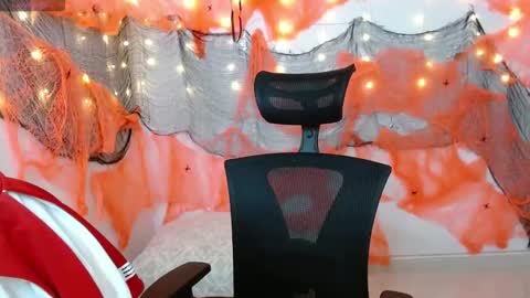 Snapshot of alessandralb chatting on 10/01/25, 10:21 Alessandra Leblanc online show from 10/01/25, 10:21