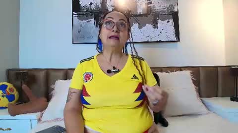 Snapshot of alessandraleroy chatting on 06/17/26, 12:07 Alessandra online show from 06/17/26, 12:07