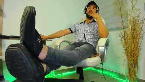 Snapshot of alessandro__wye chatting on 12/05/24, 07:49 ALESSANDRO WYE online show from 12/05/24, 07:49