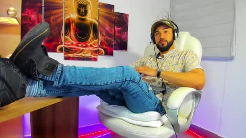 Snapshot of alessandro__wye chatting on 01/18/25, 05:31 ALESSANDRO WYE online show from 01/18/25, 05:31