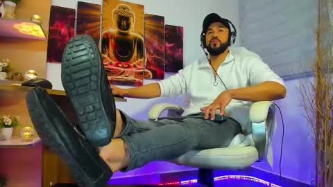 Snapshot of alessandro__wye chatting on 01/22/25, 08:18 ALESSANDRO WYE online show from 01/22/25, 08:18