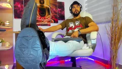 Snapshot of alessandro__wye chatting on 01/27/25, 12:16 ALESSANDRO WYE online show from 01/27/25, 12:16