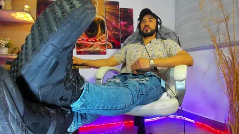 Snapshot of alessandro__wye chatting on 01/29/25, 07:36 ALESSANDRO WYE online show from 01/29/25, 07:36