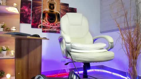 Snapshot of alessandro__wye chatting on 02/08/25, 05:29 ALESSANDRO WYE online show from 02/08/25, 05:29