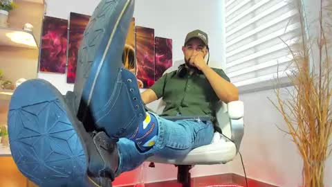 Snapshot of alessandro__wye chatting on 02/19/25, 02:01 ALESSANDRO WYE online show from 02/19/25, 02:01