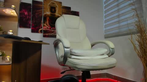 Snapshot of alessandro__wye chatting on 02/19/25, 10:42 ALESSANDRO WYE online show from 02/19/25, 10:42