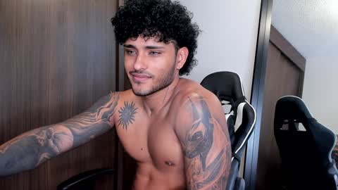 Snapshot of alessandro_vanni chatting on 12/21/24, 04:46 Alessandro Vanni online show from 12/21/24, 04:46