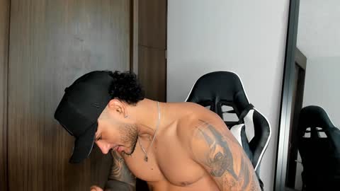 Snapshot of alessandro_vanni chatting on 12/28/24, 03:59 Alessandro Vanni online show from 12/28/24, 03:59