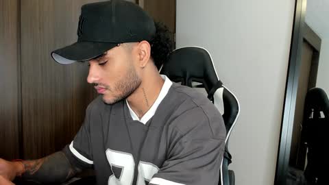 Snapshot of alessandro_vanni chatting on 12/29/24, 03:24 Alessandro Vanni online show from 12/29/24, 03:24