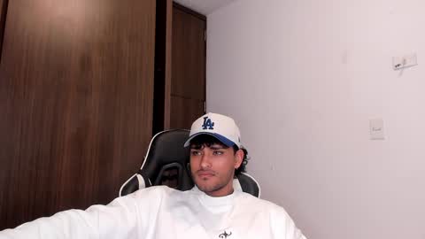 Snapshot of alessandro_vanni chatting on 01/24/25, 12:20 Alessandro Vanni online show from 01/24/25, 12:20