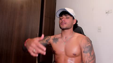 Snapshot of alessandro_vanni chatting on 01/24/25, 03:24 Alessandro Vanni online show from 01/24/25, 03:24