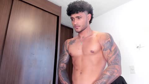 Snapshot of alessandro_vanni chatting on 01/31/25, 04:38 Alessandro Vanni online show from 01/31/25, 04:38