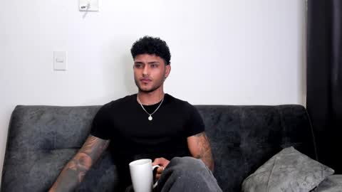 Snapshot of alessandro_vanni chatting on 03/05/25, 02:57 Alessandro Vanni online show from 03/05/25, 02:57