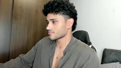 Snapshot of alessandro_vanni chatting on 03/09/25, 02:29 Alessandro Vanni online show from 03/09/25, 02:29