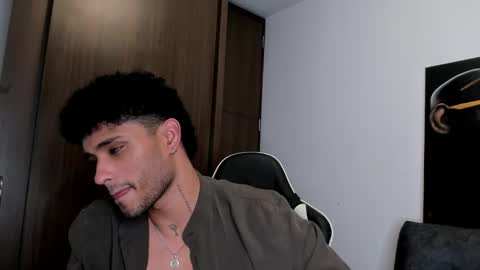 Snapshot of alessandro_vanni chatting on 03/09/25, 05:33 Alessandro Vanni online show from 03/09/25, 05:33