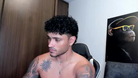 Snapshot of alessandro_vanni chatting on 03/10/25, 03:23 Alessandro Vanni online show from 03/10/25, 03:23