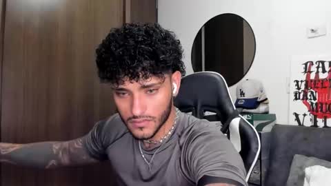 Snapshot of alessandro_vanni chatting on 09/09/25, 03:06 Alessandro Vanni online show from 09/09/25, 03:06