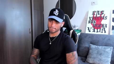 Snapshot of alessandro_vanni chatting on 10/06/25, 01:41 Alessandro Vanni online show from 10/06/25, 01:41