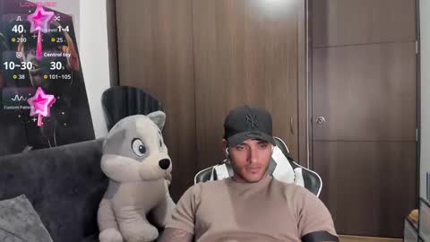 Snapshot of alessandro_vanni chatting on 11/05/25, 02:22 Alessandro Vanni online show from 11/05/25, 02:22