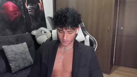 Snapshot of alessandro_vanni chatting on 11/18/25, 01:22 Alessandro Vanni online show from 11/18/25, 01:22