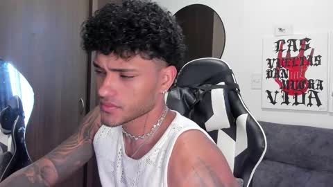 Snapshot of alessandro_vanni chatting on 12/16/25, 12:32 Alessandro Vanni online show from 12/16/25, 12:32