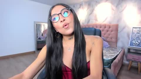 Alessia  online show from 05/17/26, 02:09