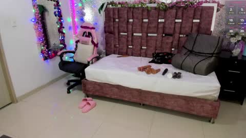 Snapshot of alessiadouce chatting on 12/19/24, 08:44 Alessia online show from 12/19/24, 08:44