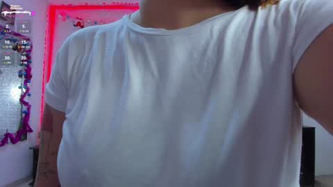 Snapshot of alessiadouce chatting on 12/29/24, 01:06 Alessia online show from 12/29/24, 01:06