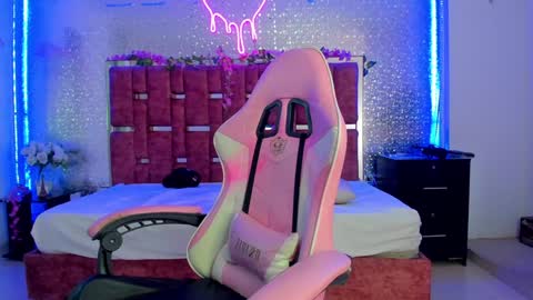 Snapshot of alessiadouce chatting on 02/05/25, 08:35 Alessia online show from 02/05/25, 08:35