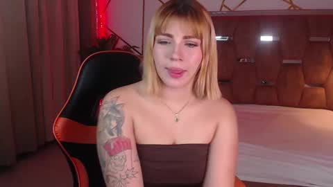 Snapshot of alessiadouce chatting on 09/16/25, 04:02 Alessia online show from 09/16/25, 04:02