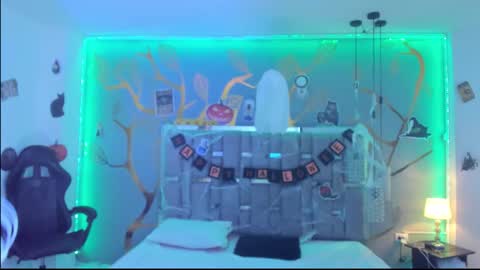 Snapshot of alessiadouce chatting on 10/31/25, 04:57 Alessia online show from 10/31/25, 04:57