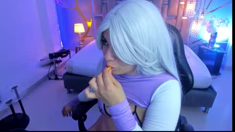 Snapshot of alessiadouce chatting on 11/07/25, 04:34 Alessia online show from 11/07/25, 04:34