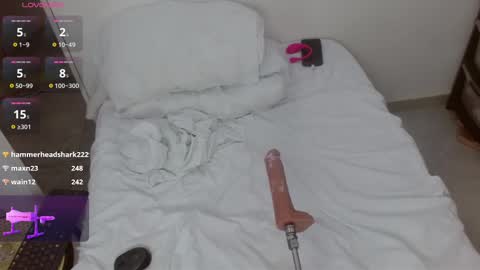 Snapshot of alessiiaa_ chatting on 03/06/25, 12:00 alessiiaa online show from 03/06/25, 12:00