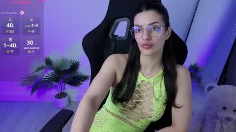 Snapshot of alessyaaa chatting on 07/19/26, 12:09 Ale online show from 07/19/26, 12:09