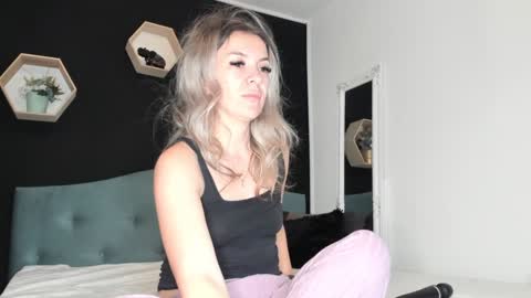 Snapshot of alesys69 chatting on 01/01/25, 11:51 alesys69 online show from 01/01/25, 11:51