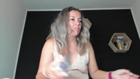 Snapshot of alesys69 chatting on 09/21/25, 09:38 alesys69 online show from 09/21/25, 09:38