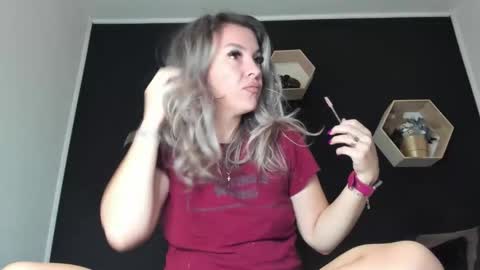 Snapshot of alesys69 chatting on 09/27/25, 10:15 alesys69 online show from 09/27/25, 10:15