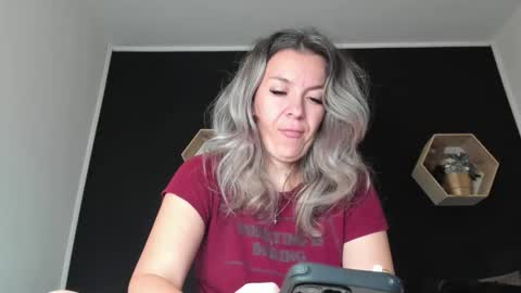 Snapshot of alesys69 chatting on 09/28/25, 10:04 alesys69 online show from 09/28/25, 10:04