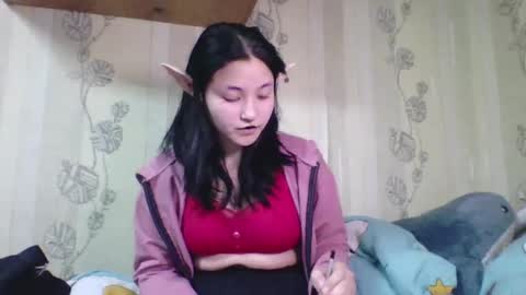 Snapshot of aletaathan chatting on 02/22/26, 05:11 Vikki online show from 02/22/26, 05:11