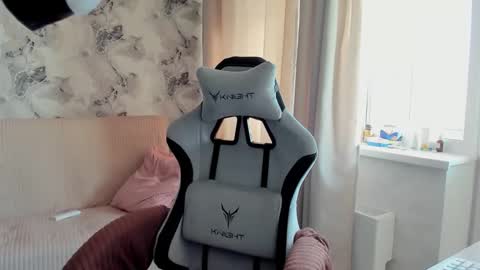 Aletta Oushen online show from 09/19/25, 11:00