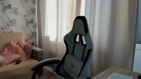 Aletta Oushen online show from 10/19/25, 09:10