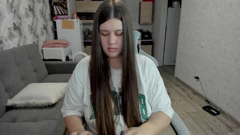 Aletta Oushen online show from 12/03/25, 10:02