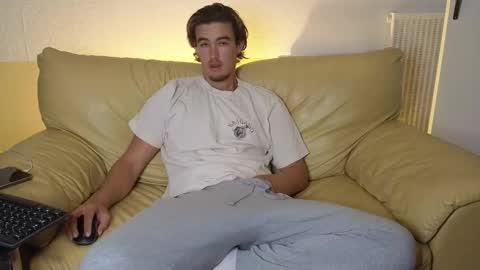 Snapshot of alex83530 chatting on 10/26/25, 08:42 Alex83530 online show from 10/26/25, 08:42