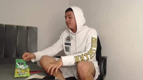 Snapshot of alex__lover chatting on 12/02/24, 03:04 Owen online show from 12/02/24, 03:04