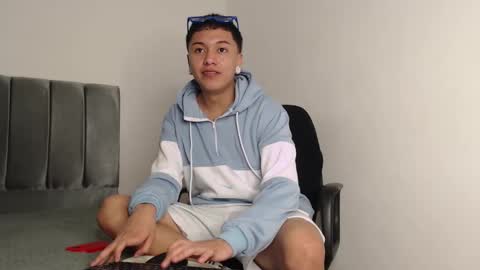 Snapshot of alex__lover chatting on 12/07/24, 01:58 Owen online show from 12/07/24, 01:58