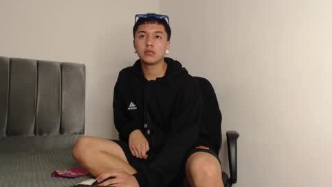 Snapshot of alex__lover chatting on 12/12/24, 01:21 Owen online show from 12/12/24, 01:21