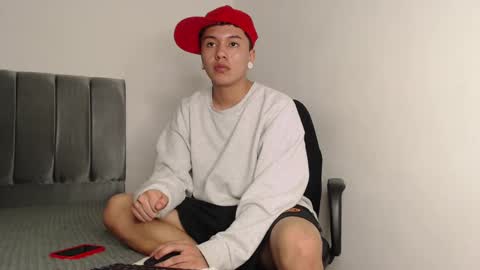 Snapshot of alex__lover chatting on 12/17/24, 05:40 Owen online show from 12/17/24, 05:40