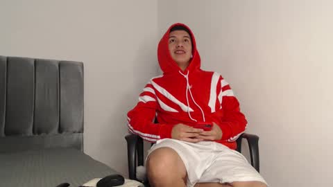 Snapshot of alex__lover chatting on 12/28/24, 04:51 Owen online show from 12/28/24, 04:51