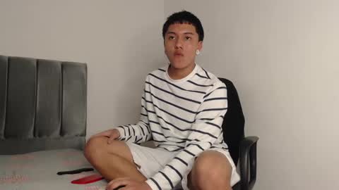 Snapshot of alex__lover chatting on 01/17/25, 01:47 Owen online show from 01/17/25, 01:47