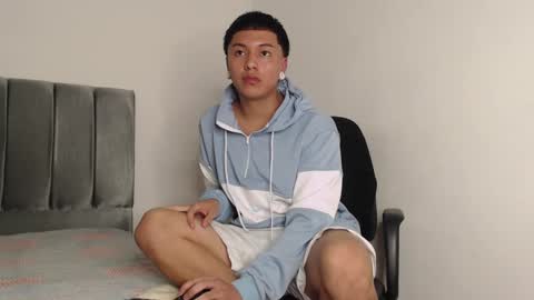 Snapshot of alex__lover chatting on 01/25/25, 01:32 Owen online show from 01/25/25, 01:32